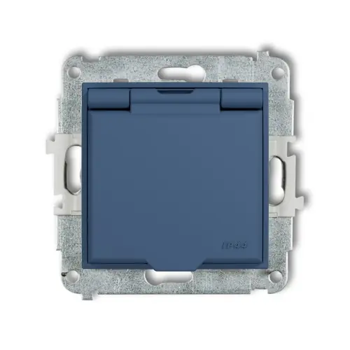 Mechanizm gniazda bryzgoszczelnego z uziemieniem 2P+Z (klapka navy blue, przesłony torów prądowych) Karlik MINI navy blue 64MGPB-1zp Popularny