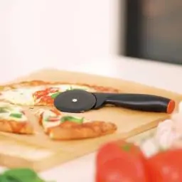 Nóż do pizzy Functional Form 26 cm FISKARS Oferta